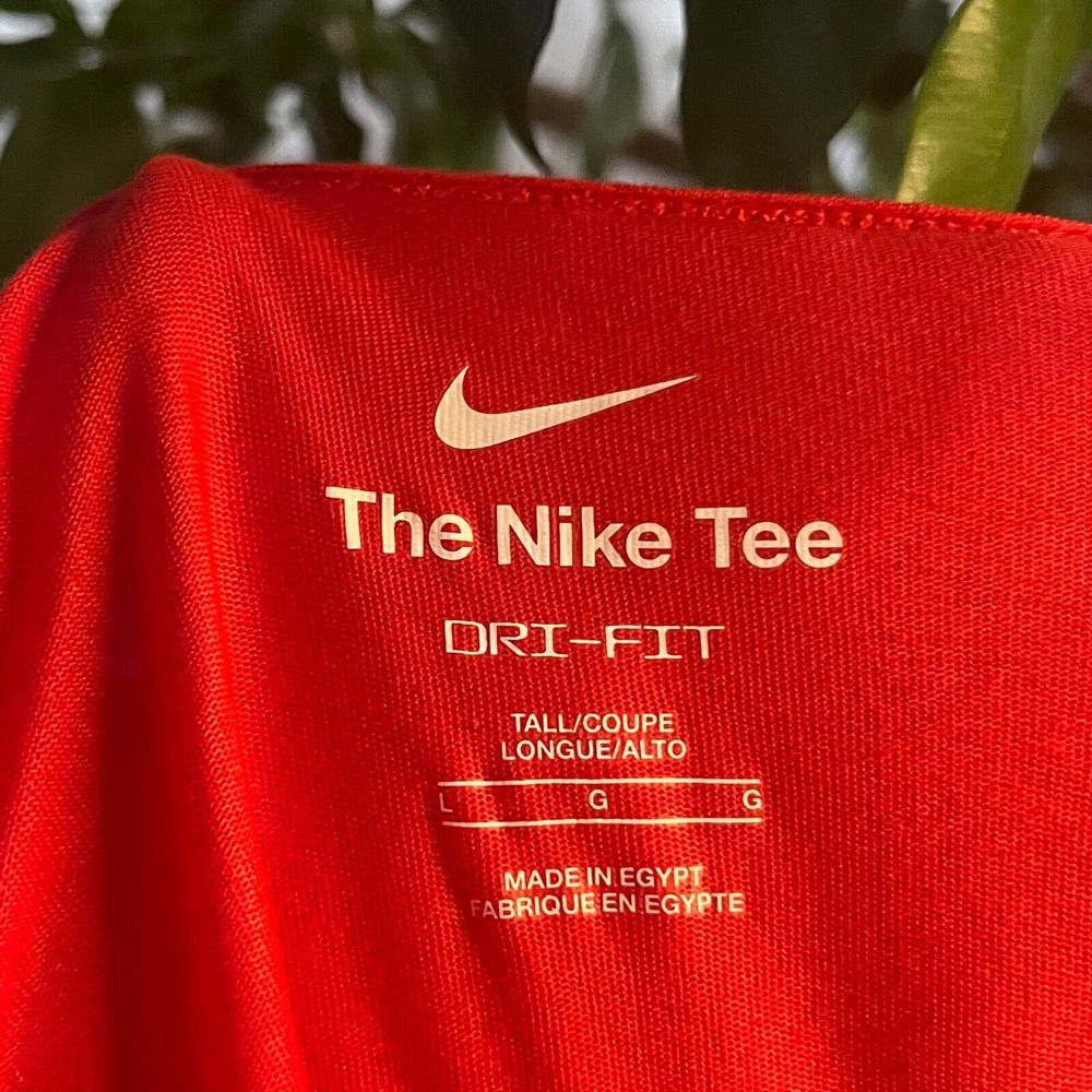 Nike Men's Dri-FIT Fitness T-Shirt The Nike Tee Red Size L Large FJ2464-657 - Picture 3 of 5
